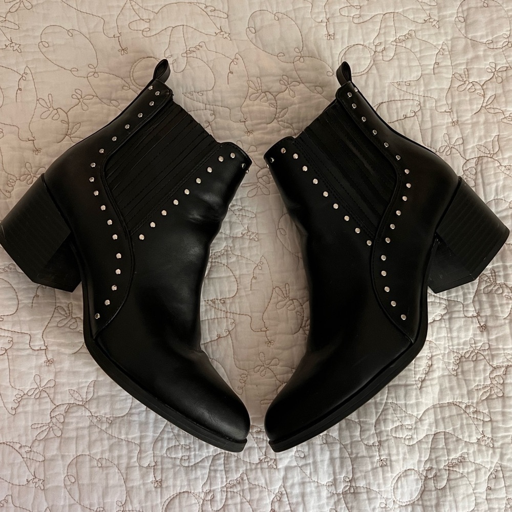 Circus by Sam Edelman ankle booties ✨